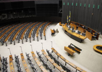 O Papel do Governador do Distrito Federal: Responsabilidades e Atuações