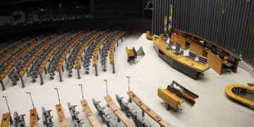 O Papel do Governador do Distrito Federal: Responsabilidades e Atuações